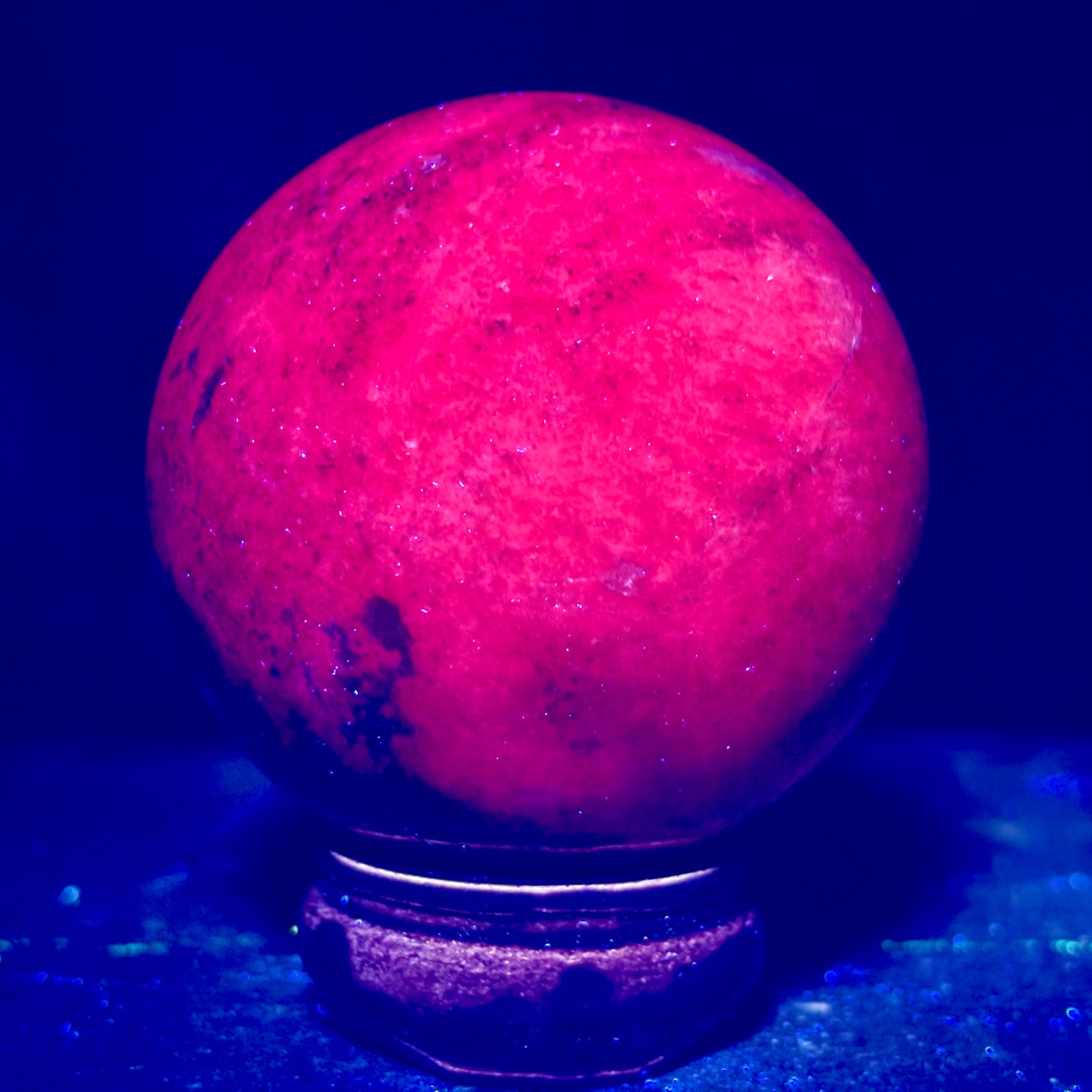 1.55LB Natural Blue Sapphire And Ruby Sphere Fluorescent Glow Under UV Light