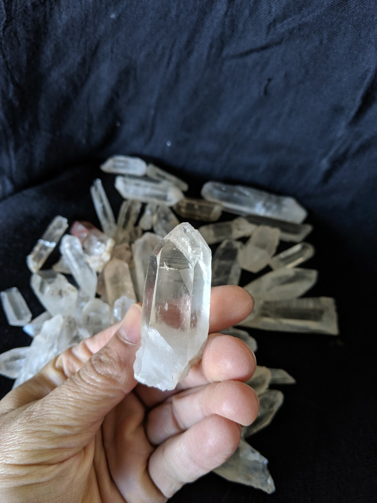 100 grams (4-6 pieces) Damaged Quartz Points Natural (mixed sizes)