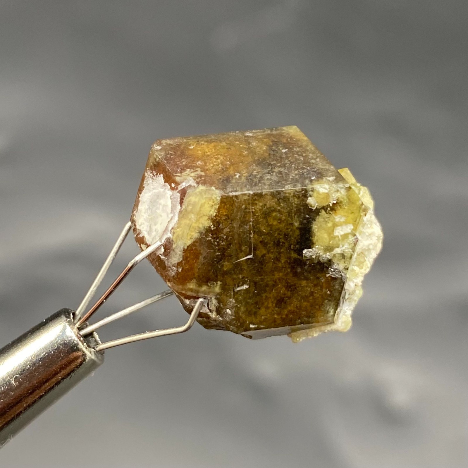 Andradite Garnet , Pakistan Mineral Specimen , ( 23 Carats , 17 x 15 x 9 mm )