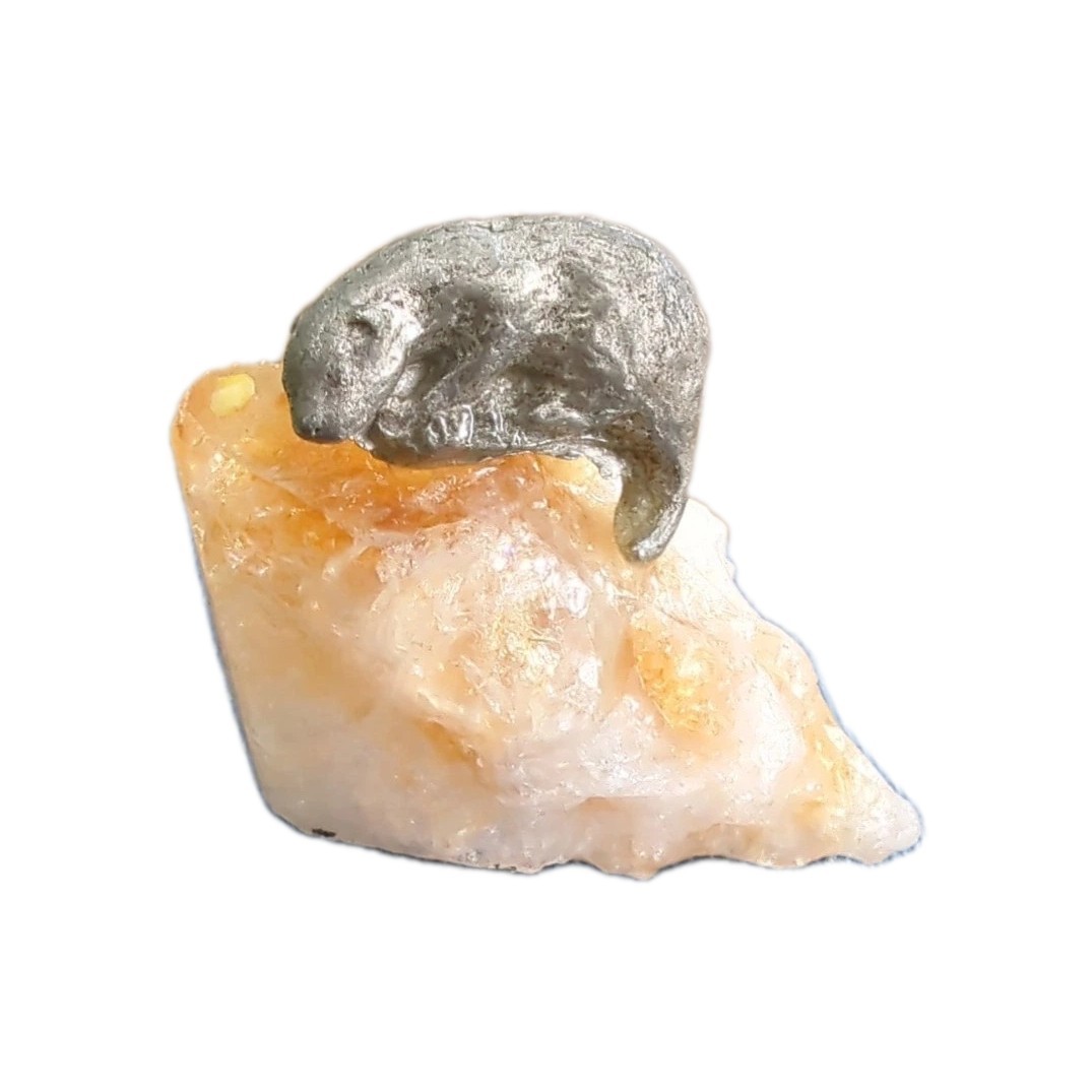 Natural Citrine Point Cluster with a beaver alloy