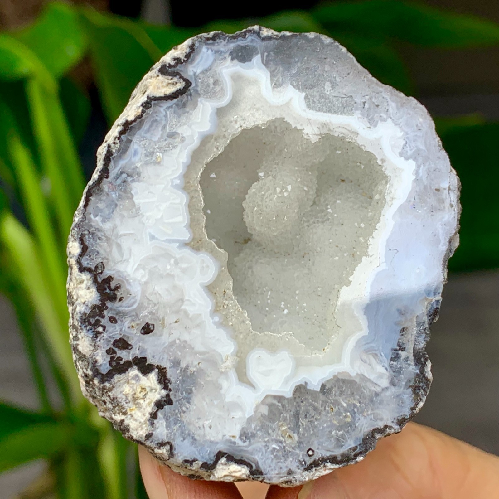 126G Natural agate geode quartz crystal rough sample spiritual energy repairA419