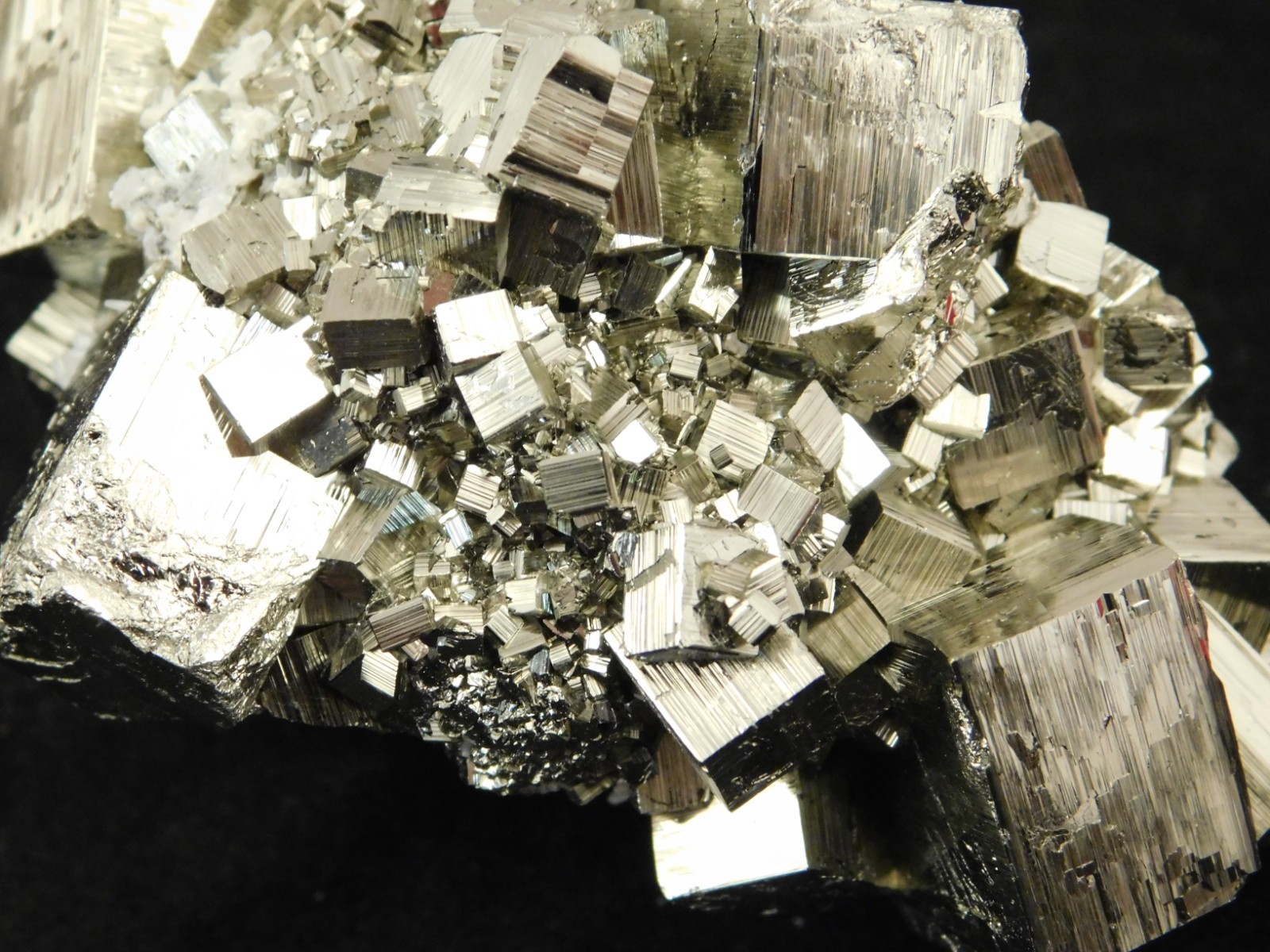 wOw! Larger! Super Nice! PYRITE Crystal CUBE Cluster Huanzala Mine Peru 247gr