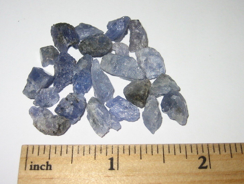 22 BEAUTIFUL TINY .2″-.5″ TANZANITE CRYSTAL MINERALS FROM TANZANIA 13.9grams *1