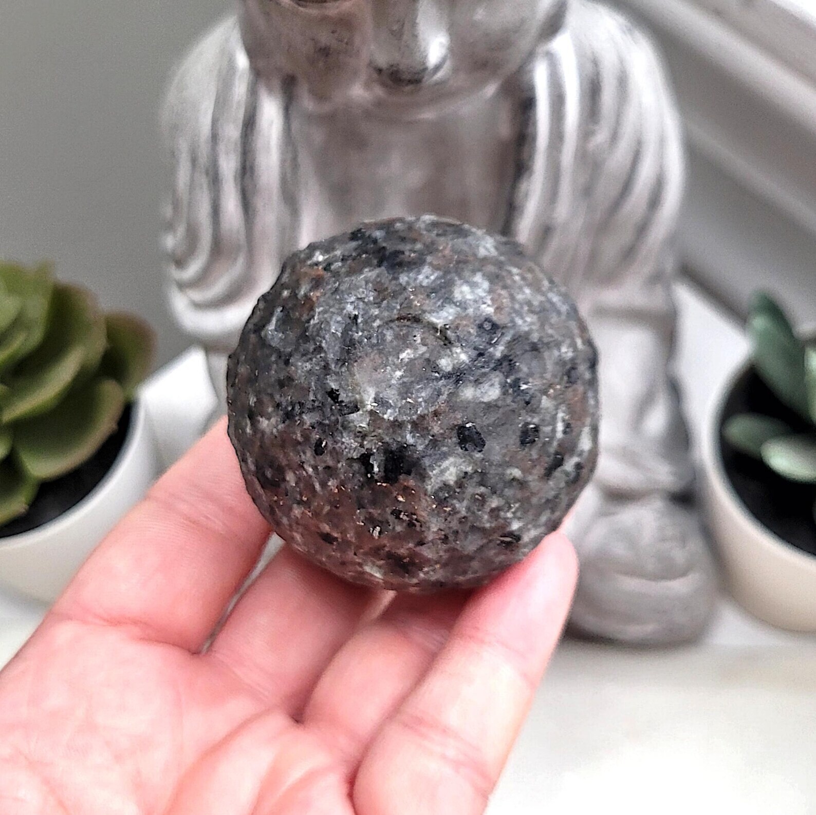 Yooperlite Full moon Emberlite Crystal Sphere Ball Carving UV Glow Sodalite Gift