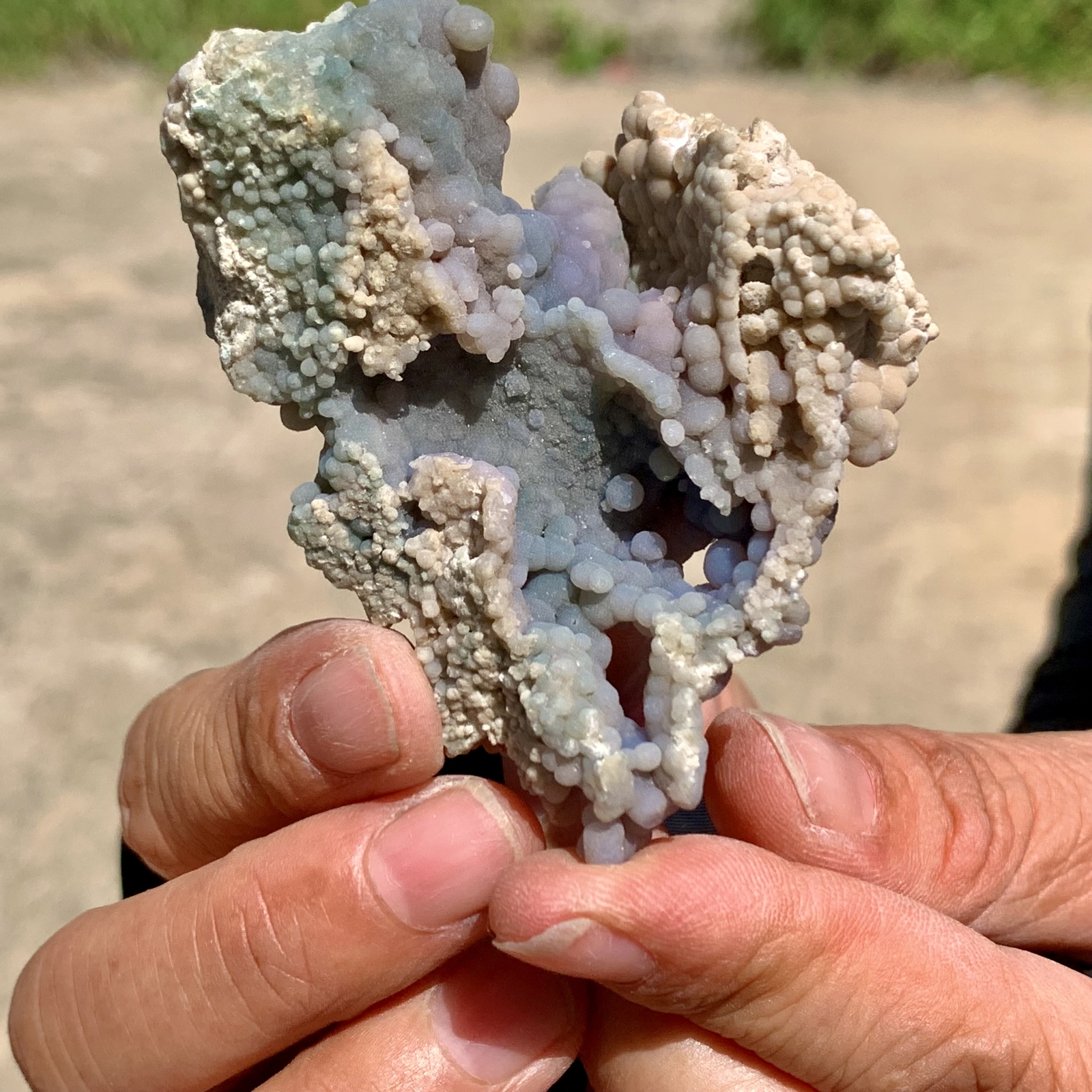 62G Natural purple grape agatequartz crystal granular mineralspecimen