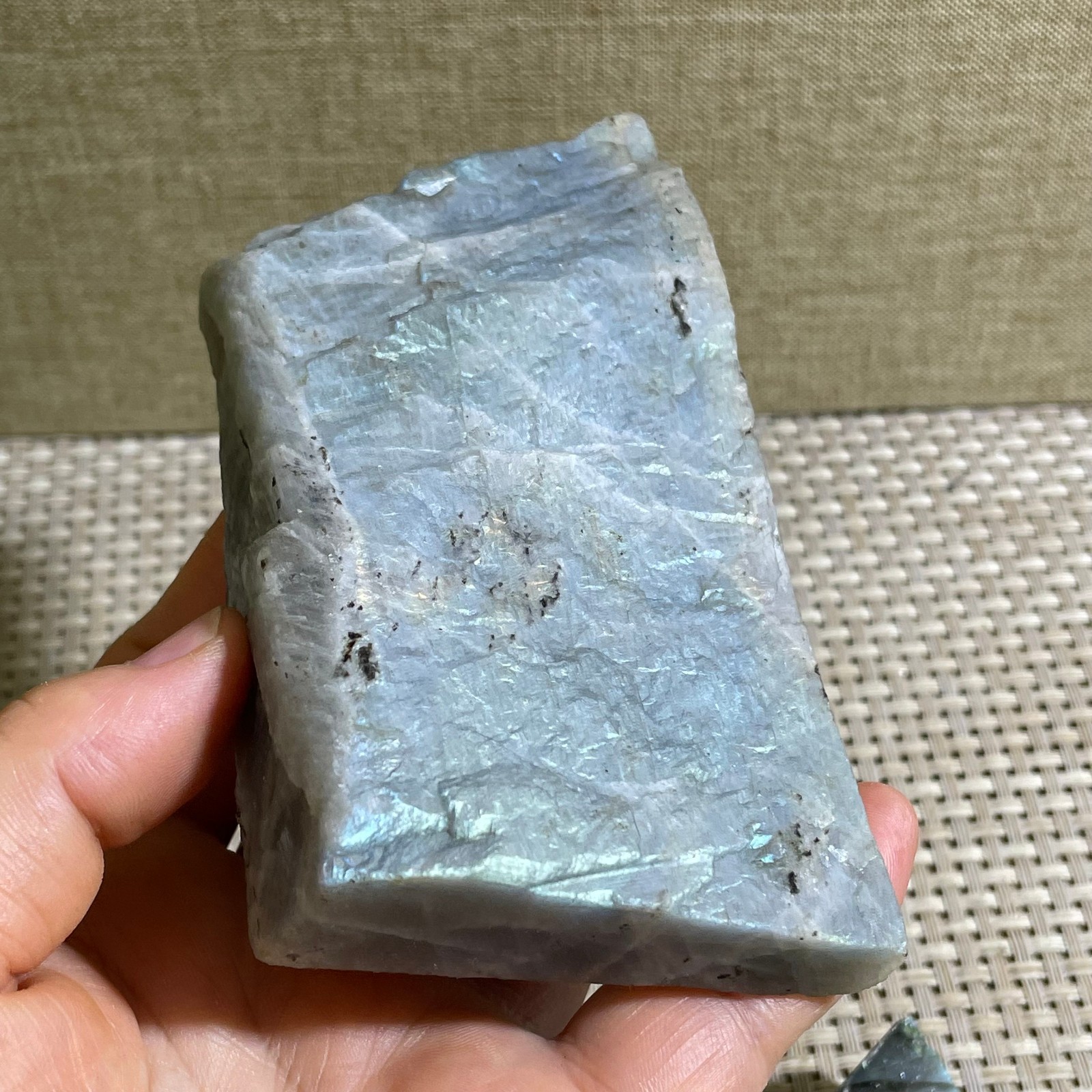 256g Natural multicolor labradorite crystal original stone specimens