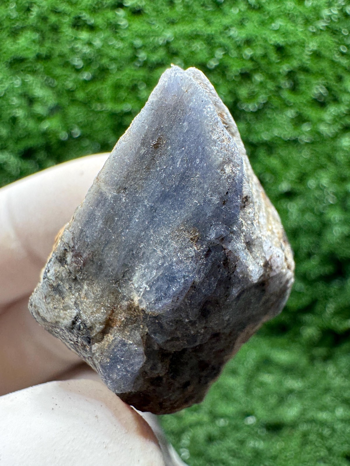 TANZANITE Crystal with COLOR CHANGE under yellow/white light / F521