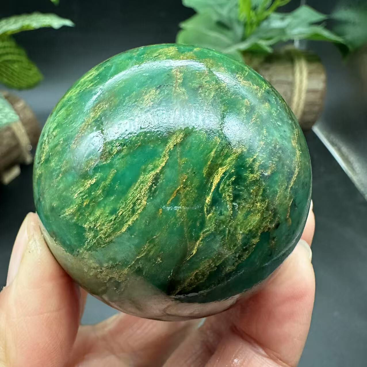1pc Natural emerald Quartz Ball Crystal polished Sphere Healing energy gift 50mm