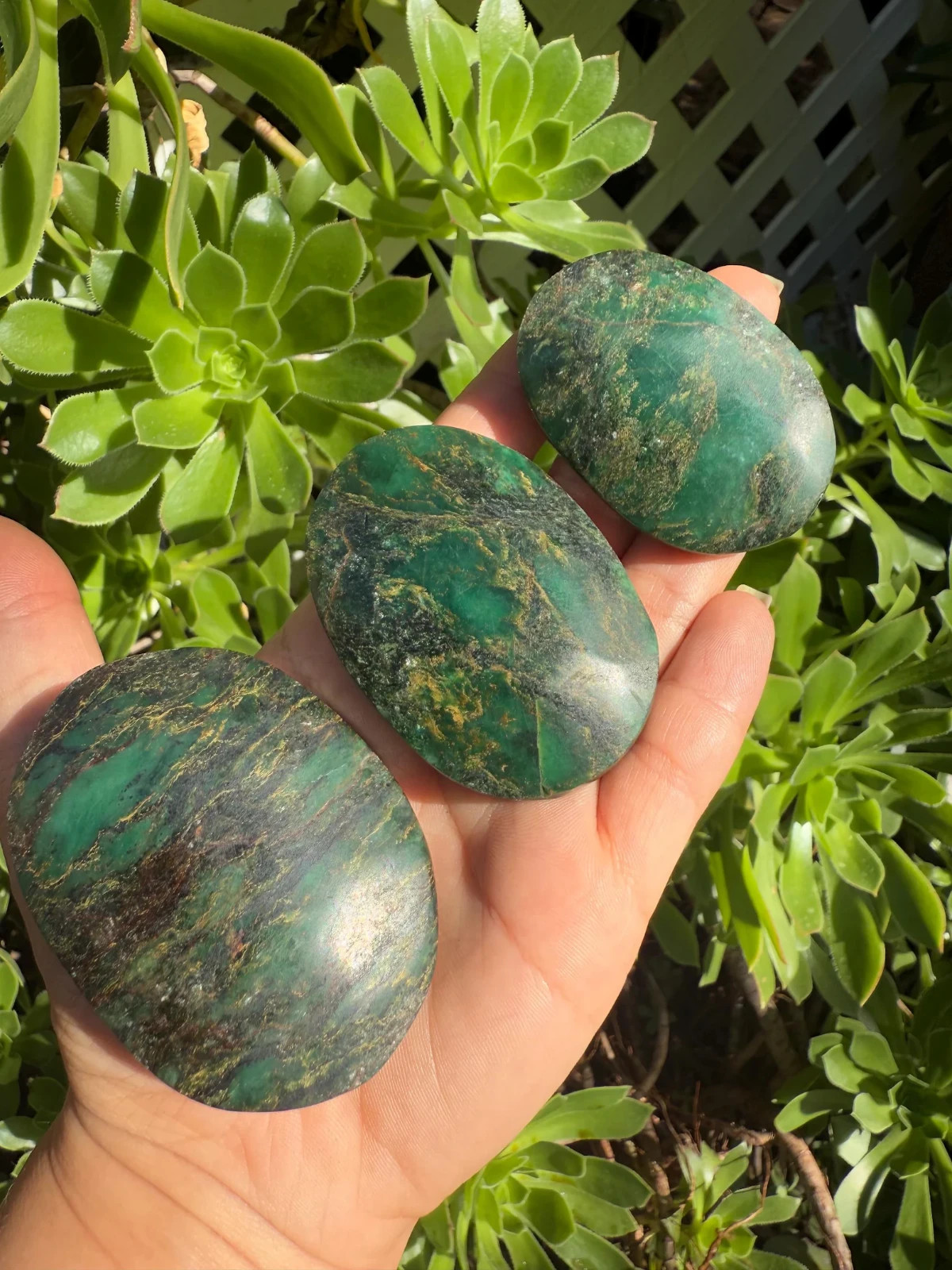 Genuine Emerald Palm Stone Heart Chakra Healing Green Crystal Worry Stone Decor