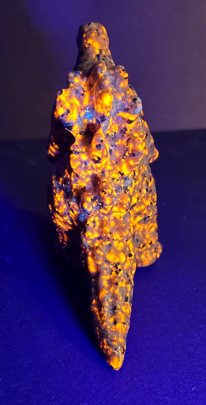 4.6″ 364g Awesome UV Reactive Yooperlite Godzilla Crystal Stone Carving Statue