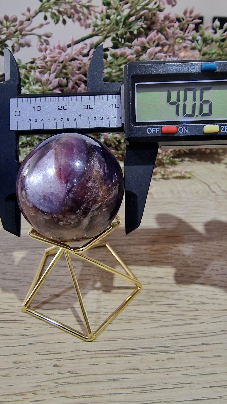 Purple Mica Crystal Sphere Strong Flash Free Holder 101g 40.6mm