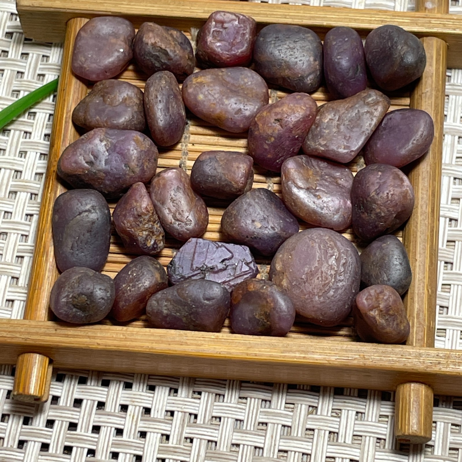 Corundum – Red Sapphire Unprocessed stone Mozambique a3006