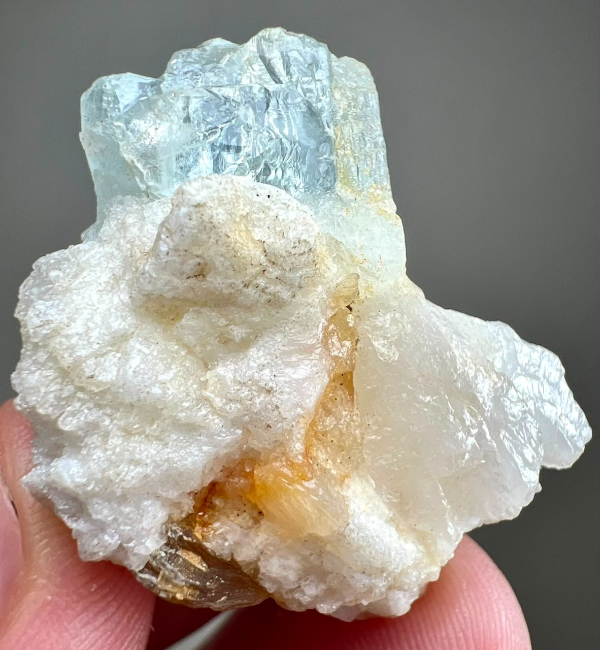 69CT, Top Quality! Natural Sky Blue Aquamarine huge Crystal on matrix ,PK