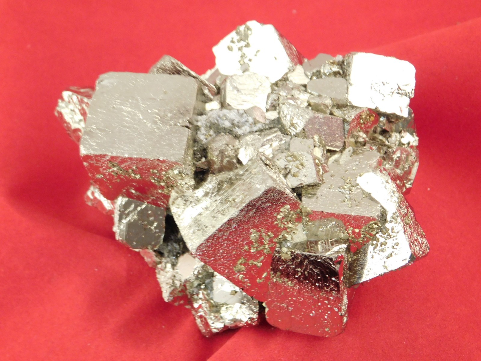 Big! 100% natural PYRITE Crystal CUBE Cluster Huanzala Mine Peru 759gr