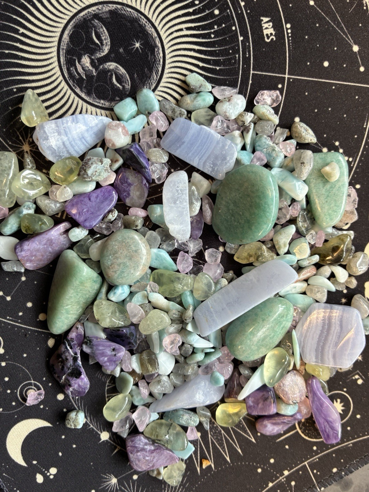 Mixed Crystals Scoop 150g Larimar Charoite Blue Lace Agate Prehnite Etc…