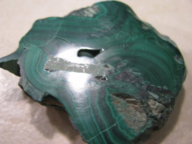 M1 – 65g PALM SIZE MALACHITE SLAB 2 SIDE POLISHED GEMSTONE CONGO slice lapidary