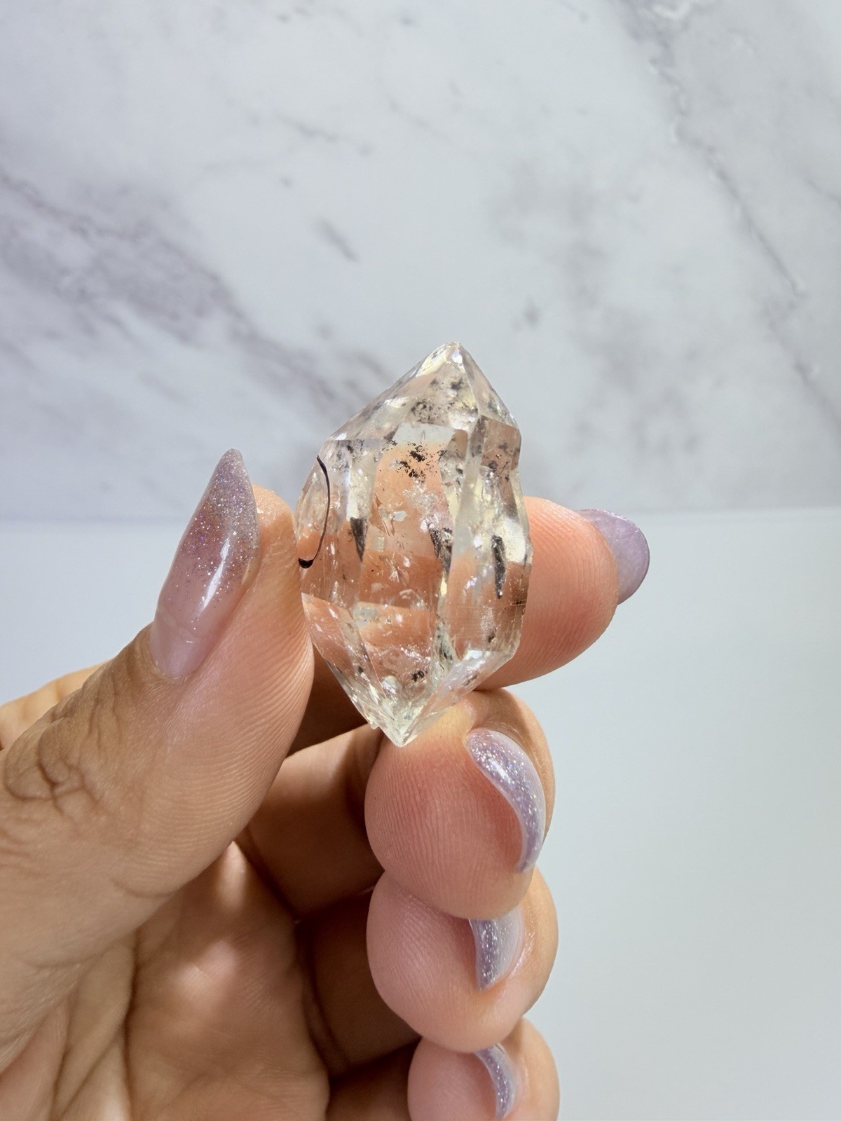 High Luster Enhydro Quartz w/ Moving Bubble &/or Carbon/Black Inclusions,A515