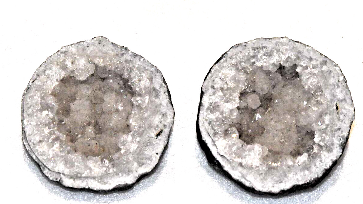 Set 2 Halves Geode Quartz White Geodes/Rock Crystals Cluster of Semi-Precious*/