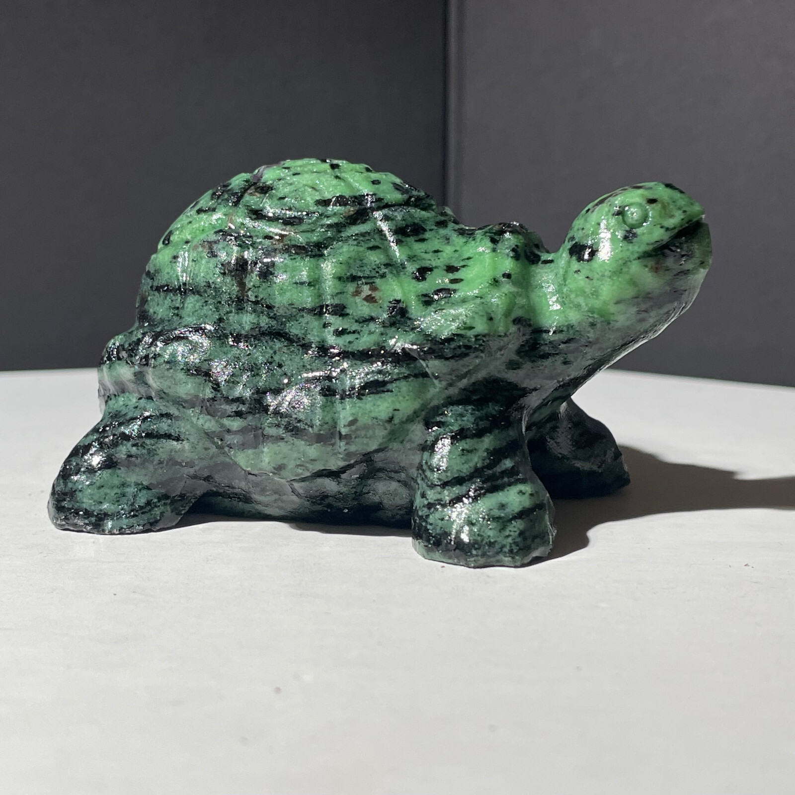 287g Natural Red Green Treasure tortoise Healing crystal demagnetize