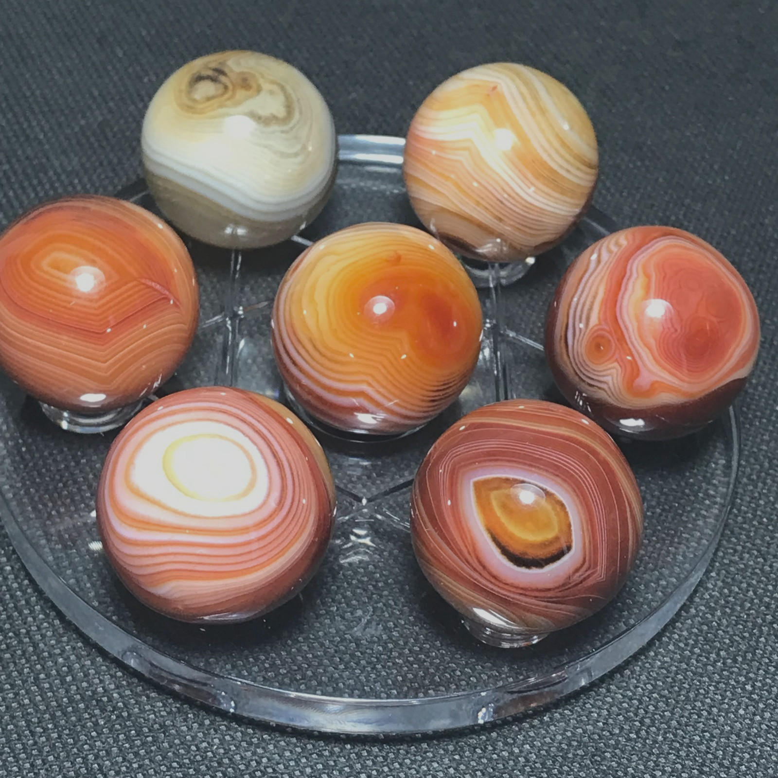 195g 7pcs 26mm Polished Silk Banded Lace Agate Ball Madagascar+base 476