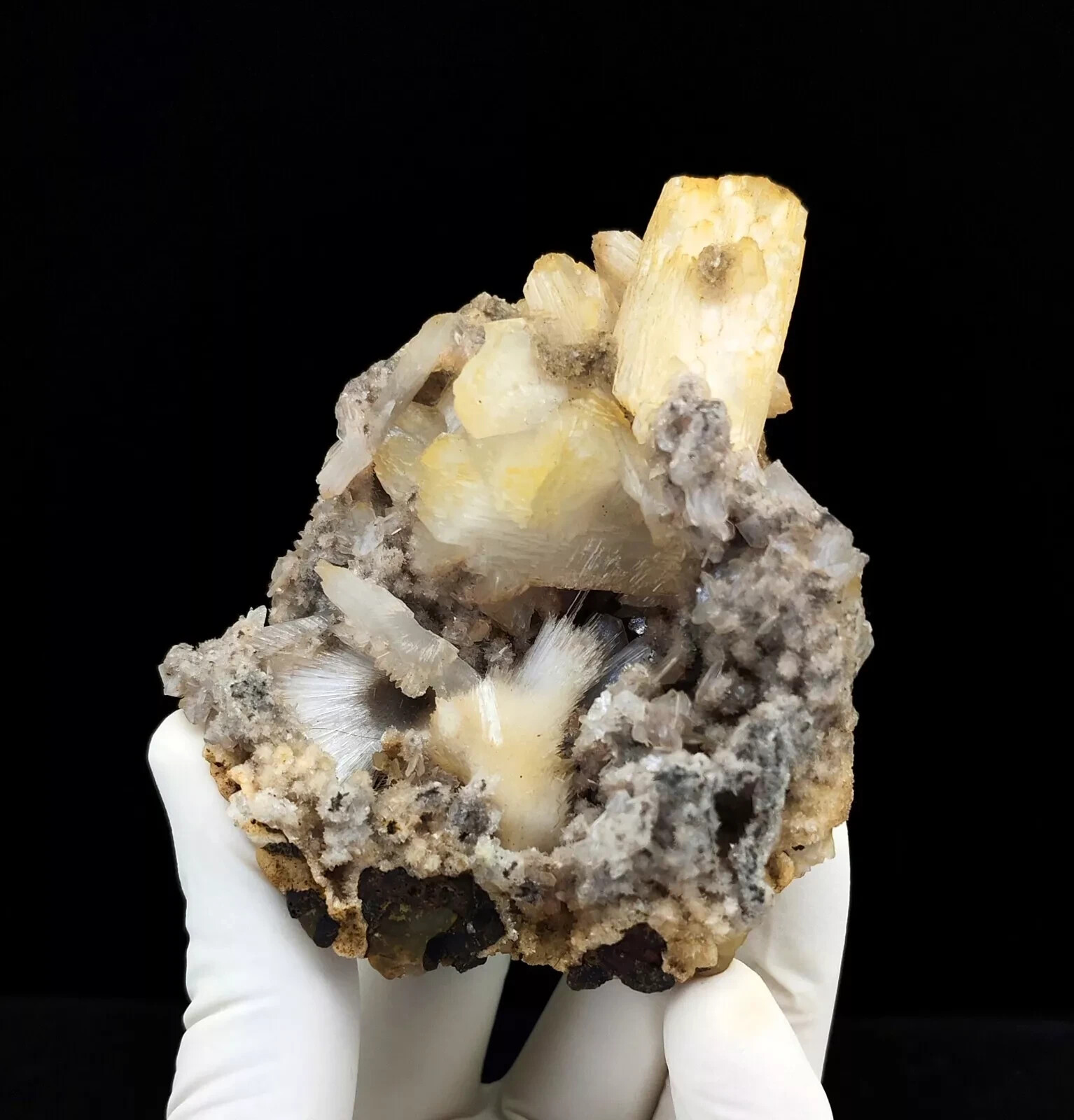 250g Natural Mordenite Spray with Stilbite Cluster On Chacedony Minerals