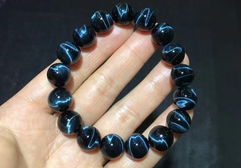Natural blue Tiger’s Eye Stone Crystal Bead Bracelet Adult Collector’s Item