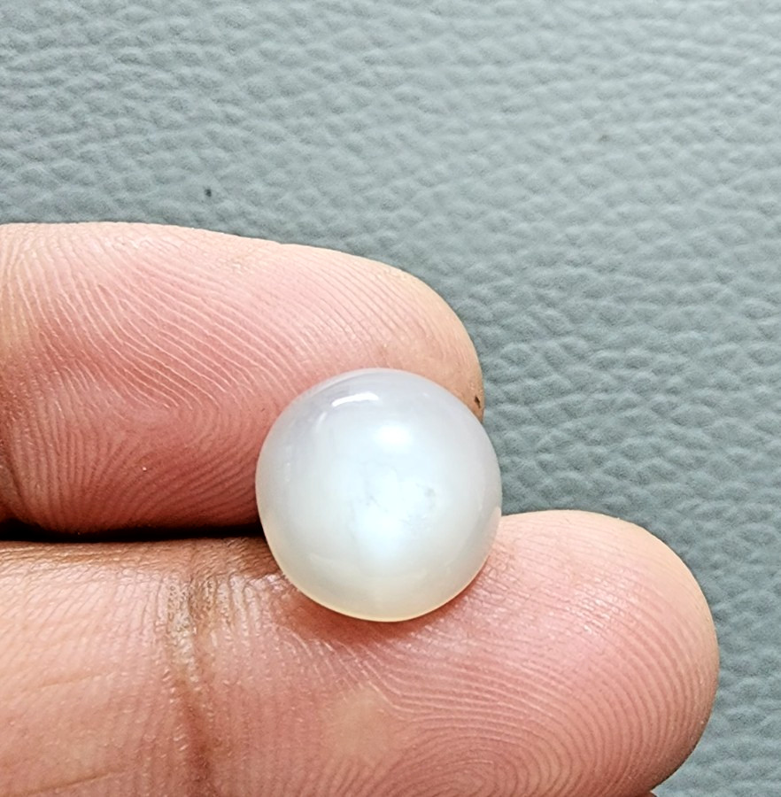 5.85Ct White Moonstone Cabochon Oval Shape Eye-Clean Loose Gemstone For Ring
