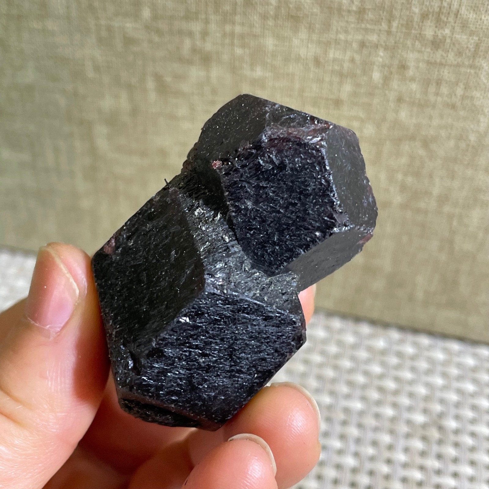 106g RED Garnet Crystal gemstone rough stone mineral specimen