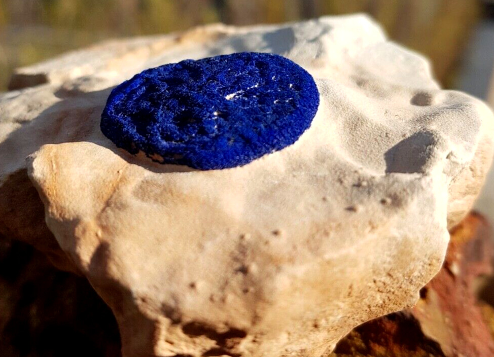 AZURITE SUN ON KAOLINITE MATRIX 87 X 73 X 29 MM 185 G