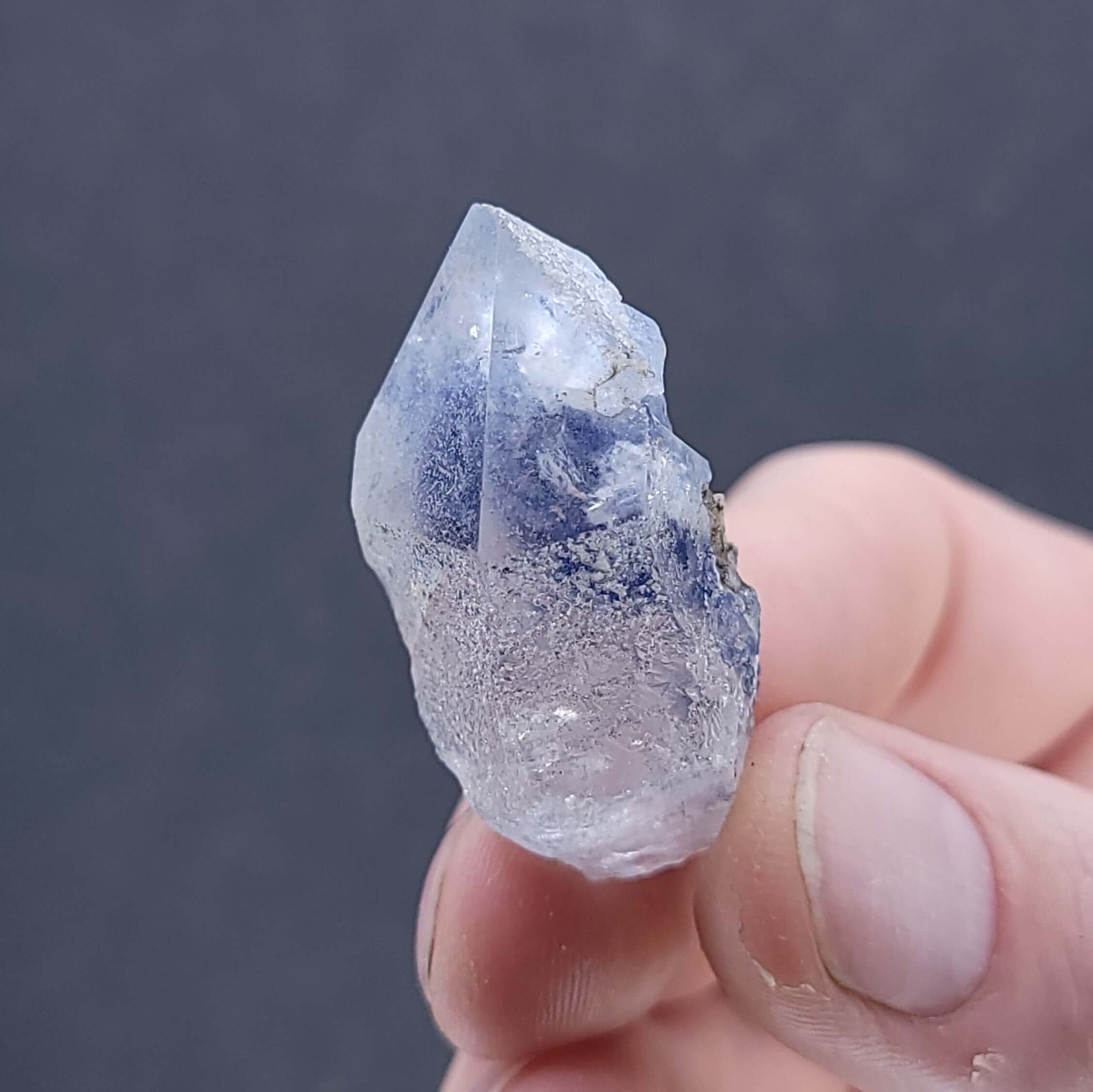 Dumortierite in Quartz. 16g
