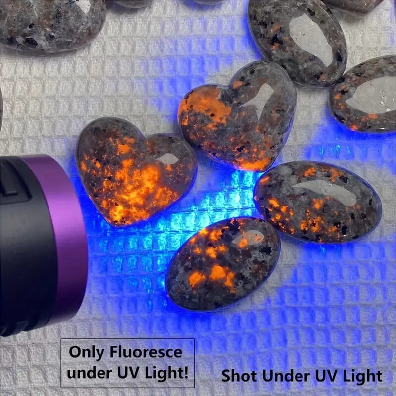5cm Natural Yooperlite Heart Flame Stone Pocket Rocks UV Reactive Reiki Crystal