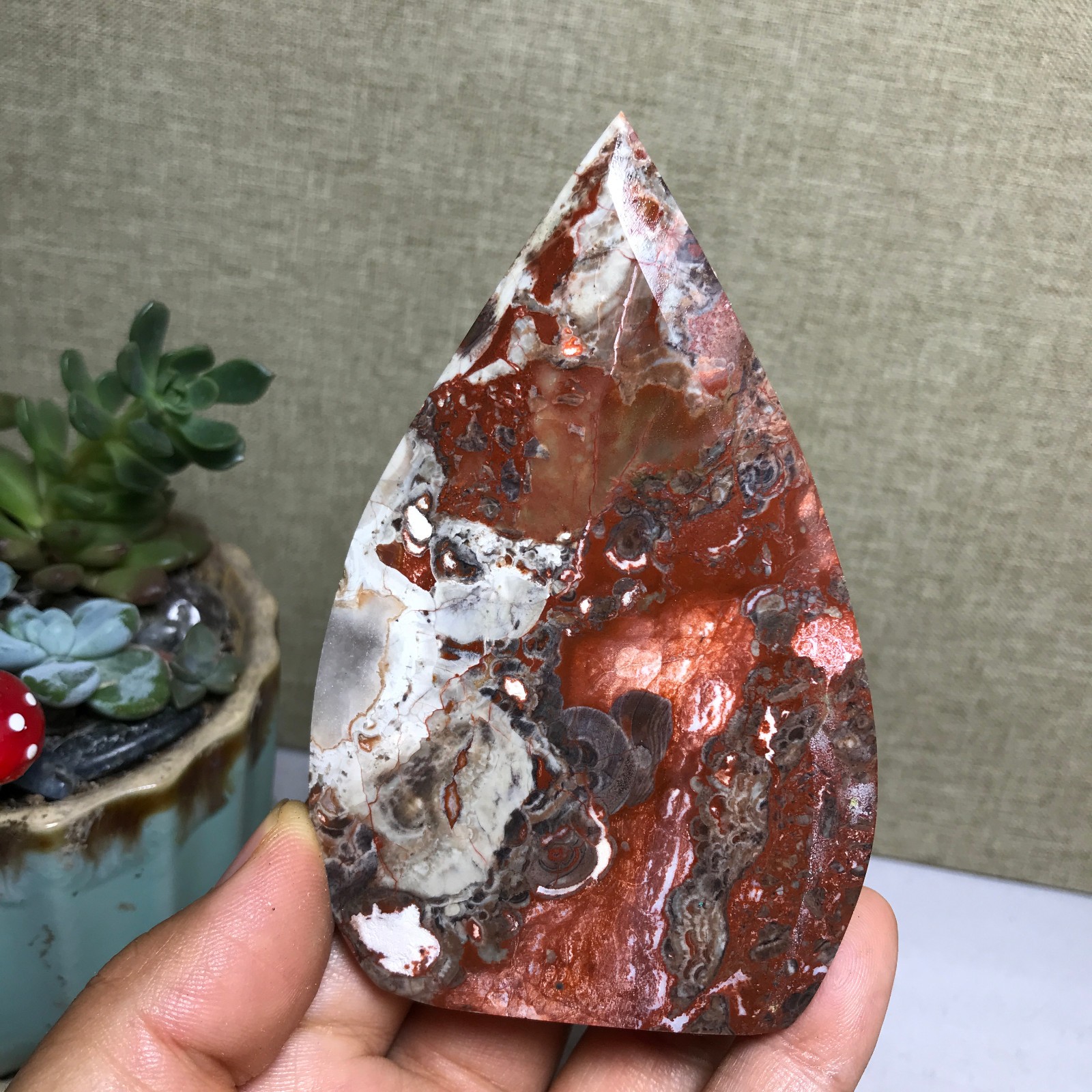 Natural Indonesian Bloodstone agate point leaf Crystal specimens 148g A5159