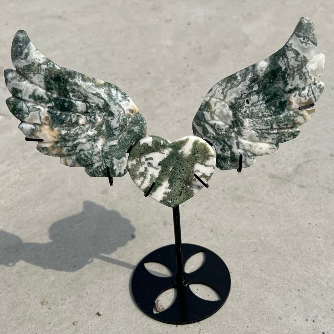 Natural Aquatic agate Angel of Love wings skull quartz crystal Random+ Stand