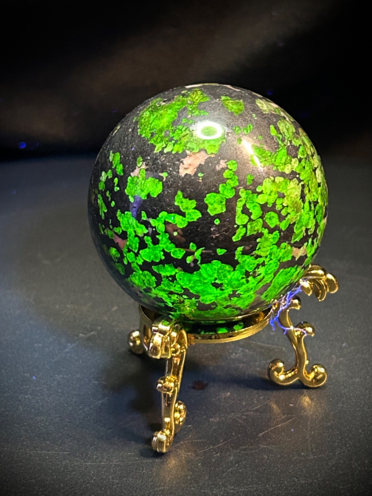 2″ Willemite Sphere With Metal Stand – Amazing UV Reaction 10.5oz (298 grams)