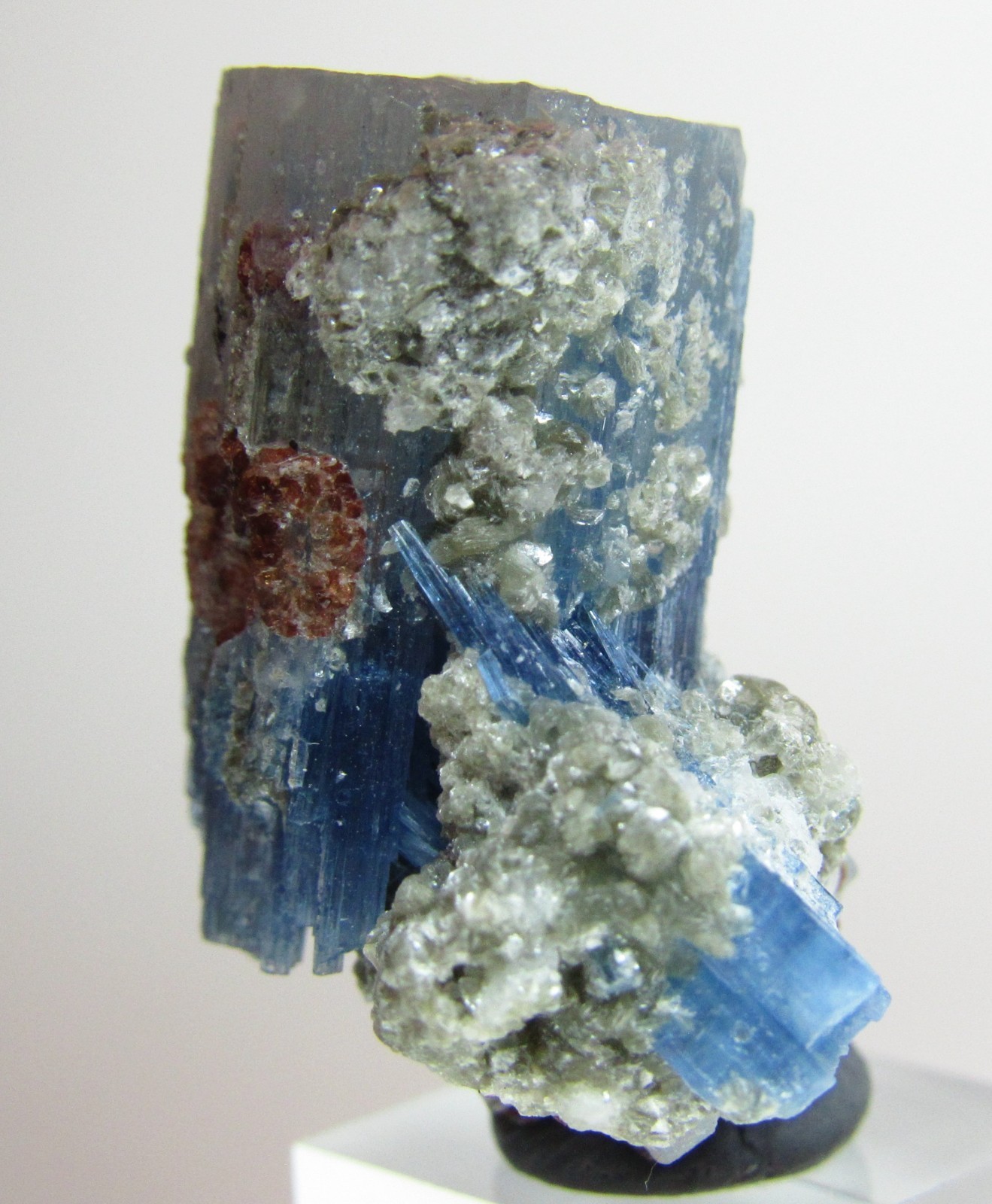 MIRACULOUS RARE ALKALI-RICH AQUAMARINE BERYL W/ GARNET!!! NEW FIND PAKISTAN