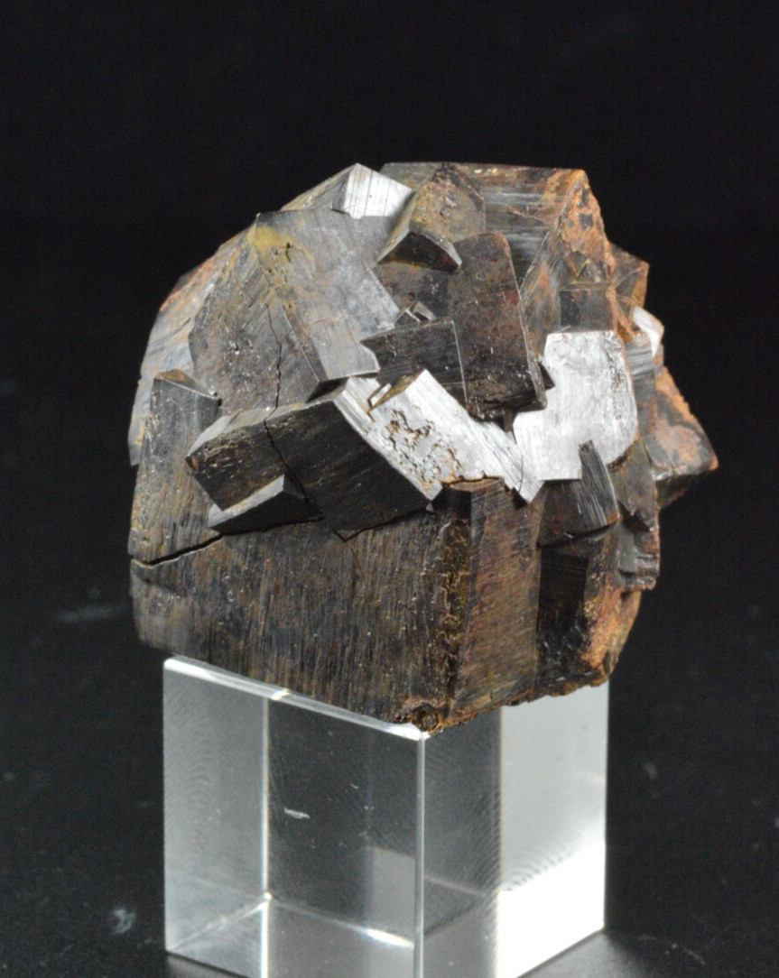 Limonite After Pyrite Pseudomorph, Pelican Point, Utah, 35x34mm