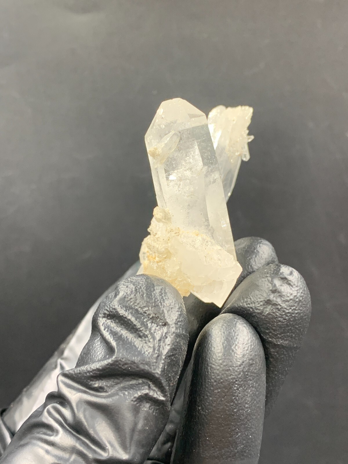 Eye Clean Faden Quartz Crystal, weight 37 grams, size 5.5*2.8*0.6 cm
