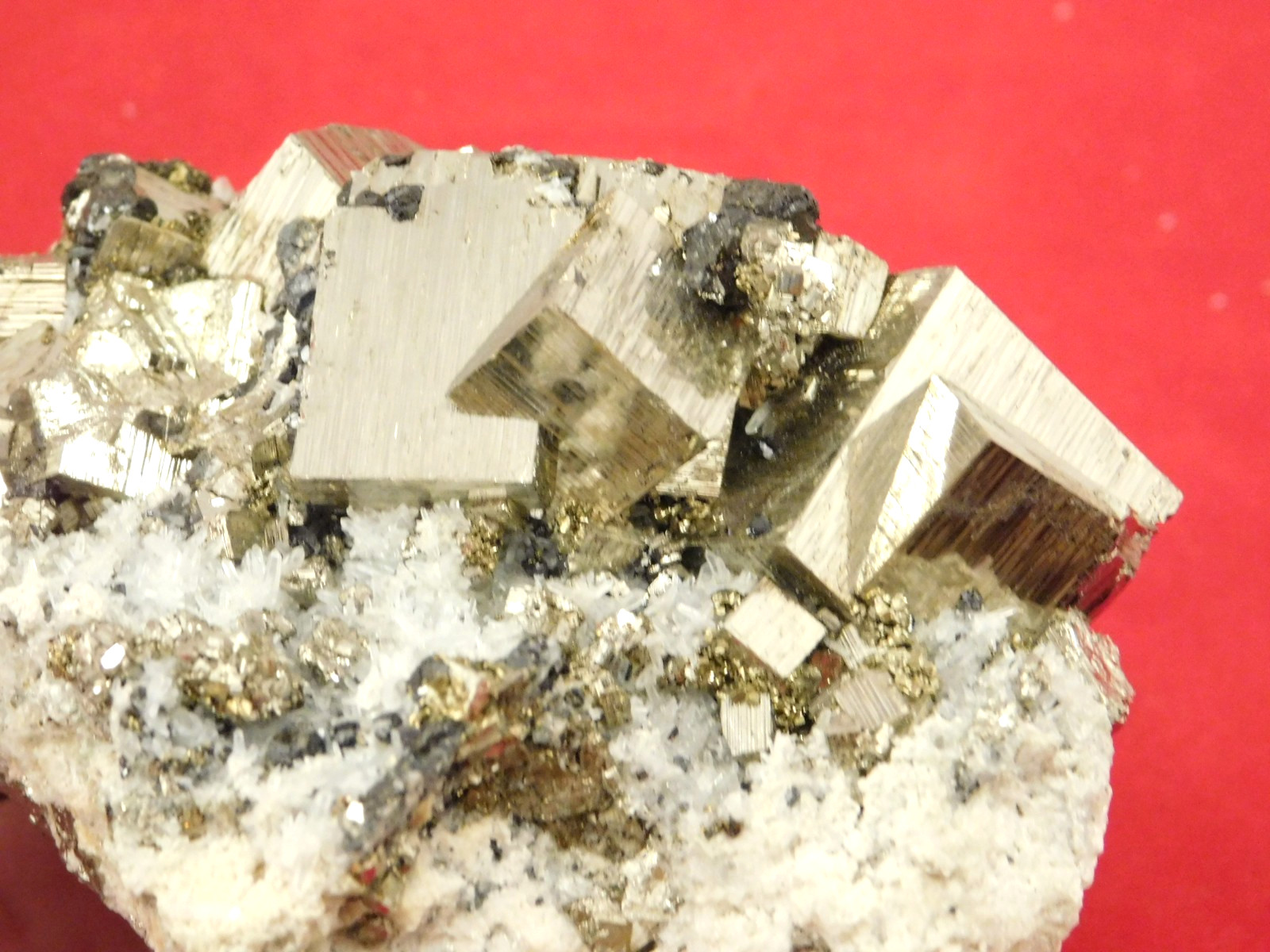 Big! PYRITE Crystal CUBE Cluster with Sphalerite and Druzy Quartz! Peru 471gr