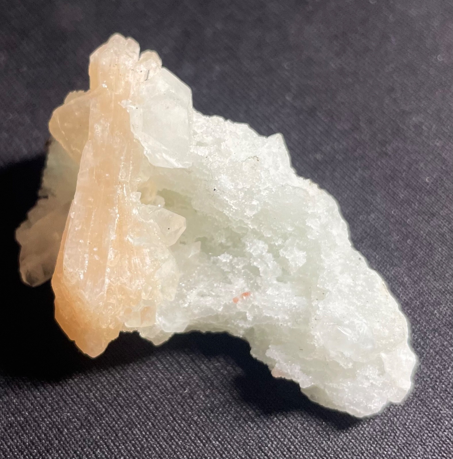 Natural stilbite crystal in quartz mineral specimens 34 gr