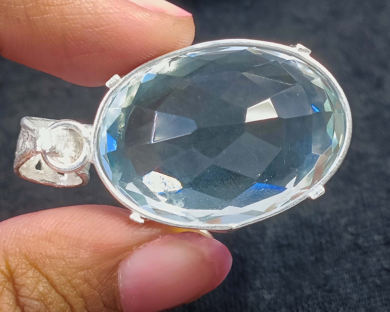 62 Ct Natural Blue Aquamarine Oval Shape 925 Silver Pendant IGL Gemstone 6AHU