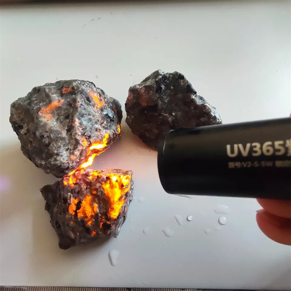 Natural Yooperlite Flame Gemstone Mineral Rough Crystal UV Collection 2-4cm 50g