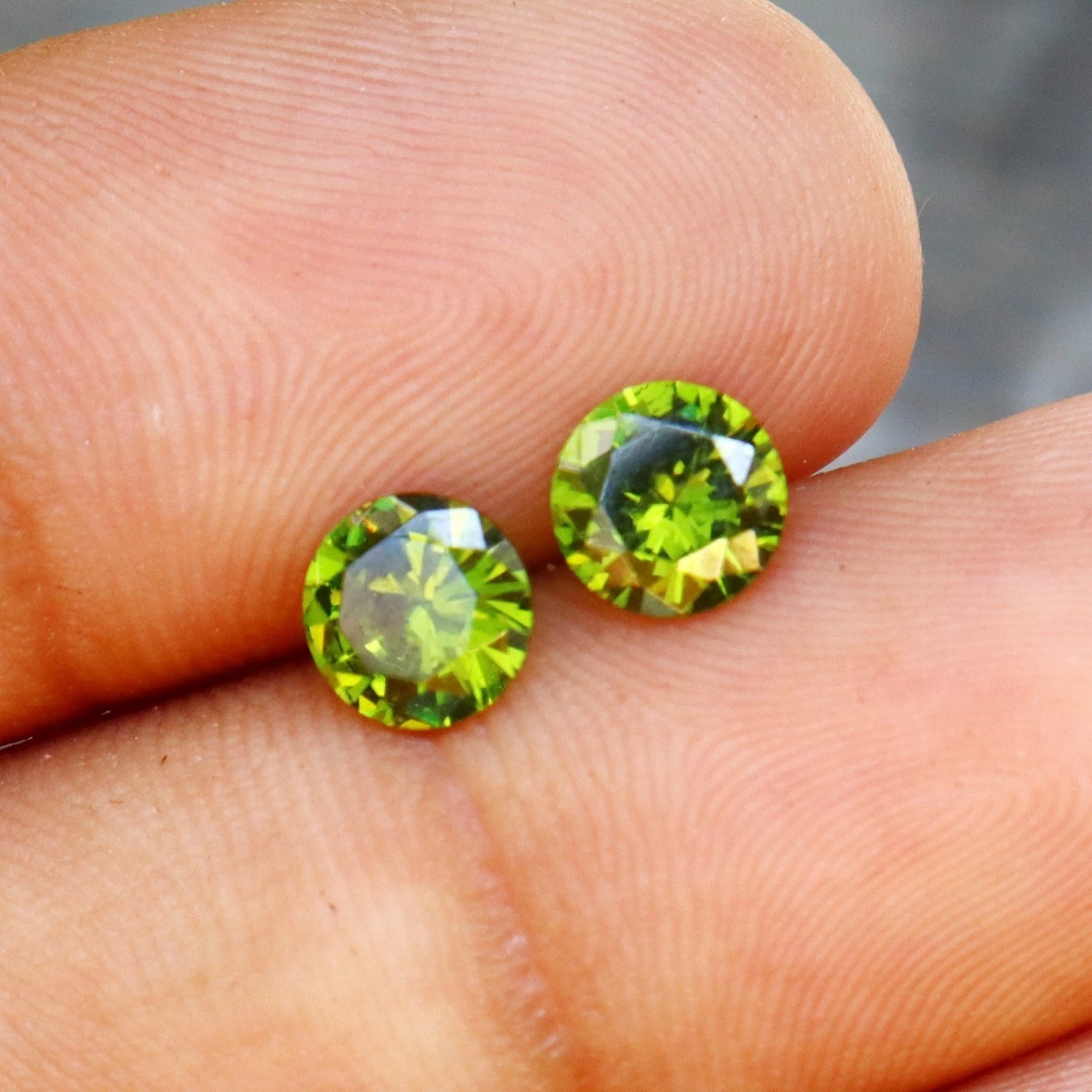 Natural 1.80 Ct Round Cut Mint Green Sapphire Pair GGI Certified Loose Gemstone