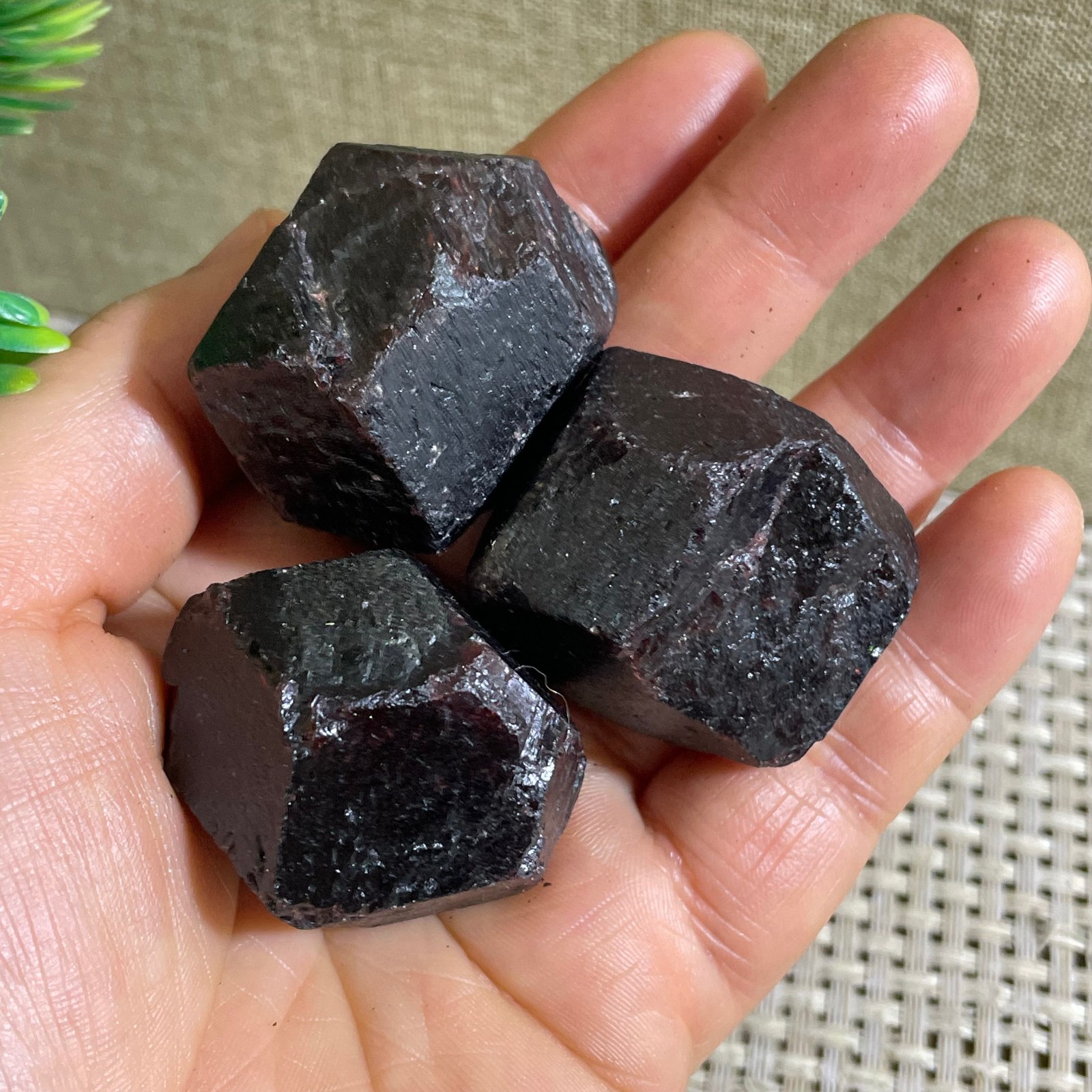 204g RED Garnet Crystal gemstone rough stone mineral specimen