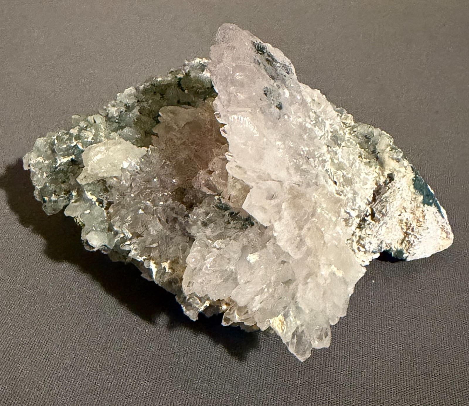 Amethyst Flower Plate – Green Matrix – Strong UV Reaction – Clam Shell -Brazil