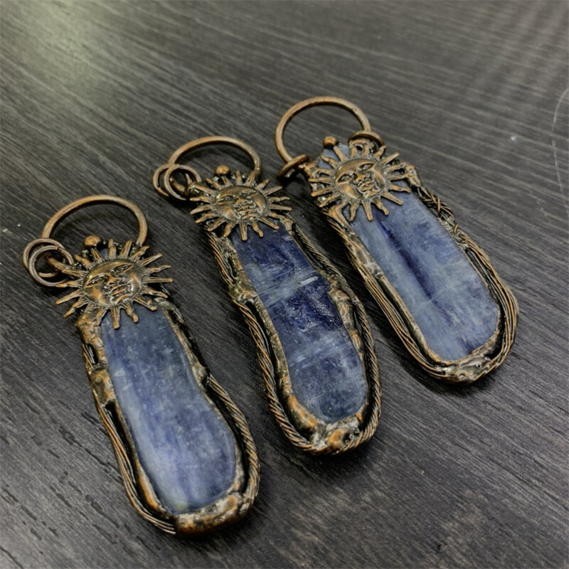 TOP Natural Kyanite Retro style Pedndant Gem Quartz Crystal Reiki Healing 1PC