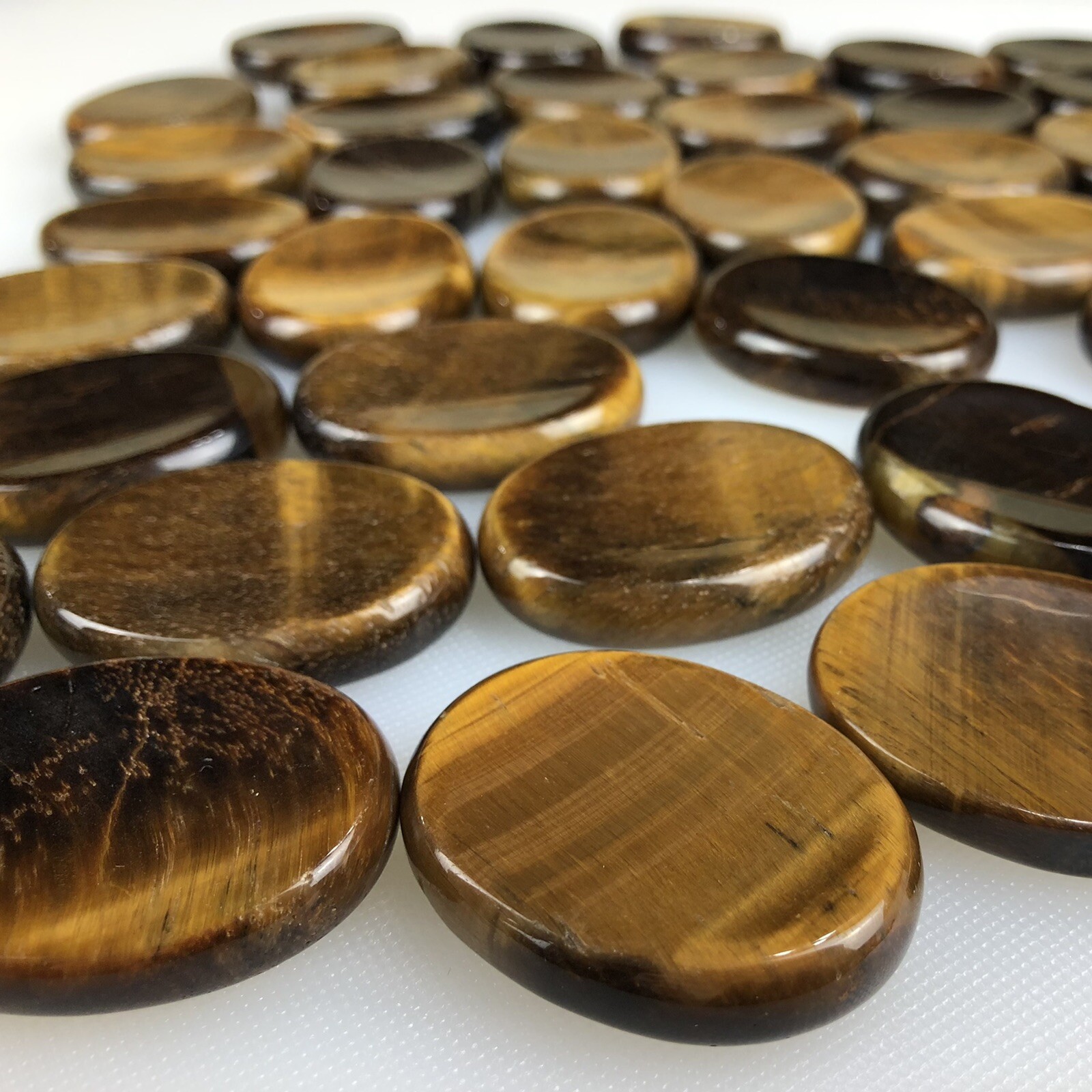 Tiger’s Eye Worry Stone Palm Stone Thumb Stone Oval Rock Healing Crystal ￼