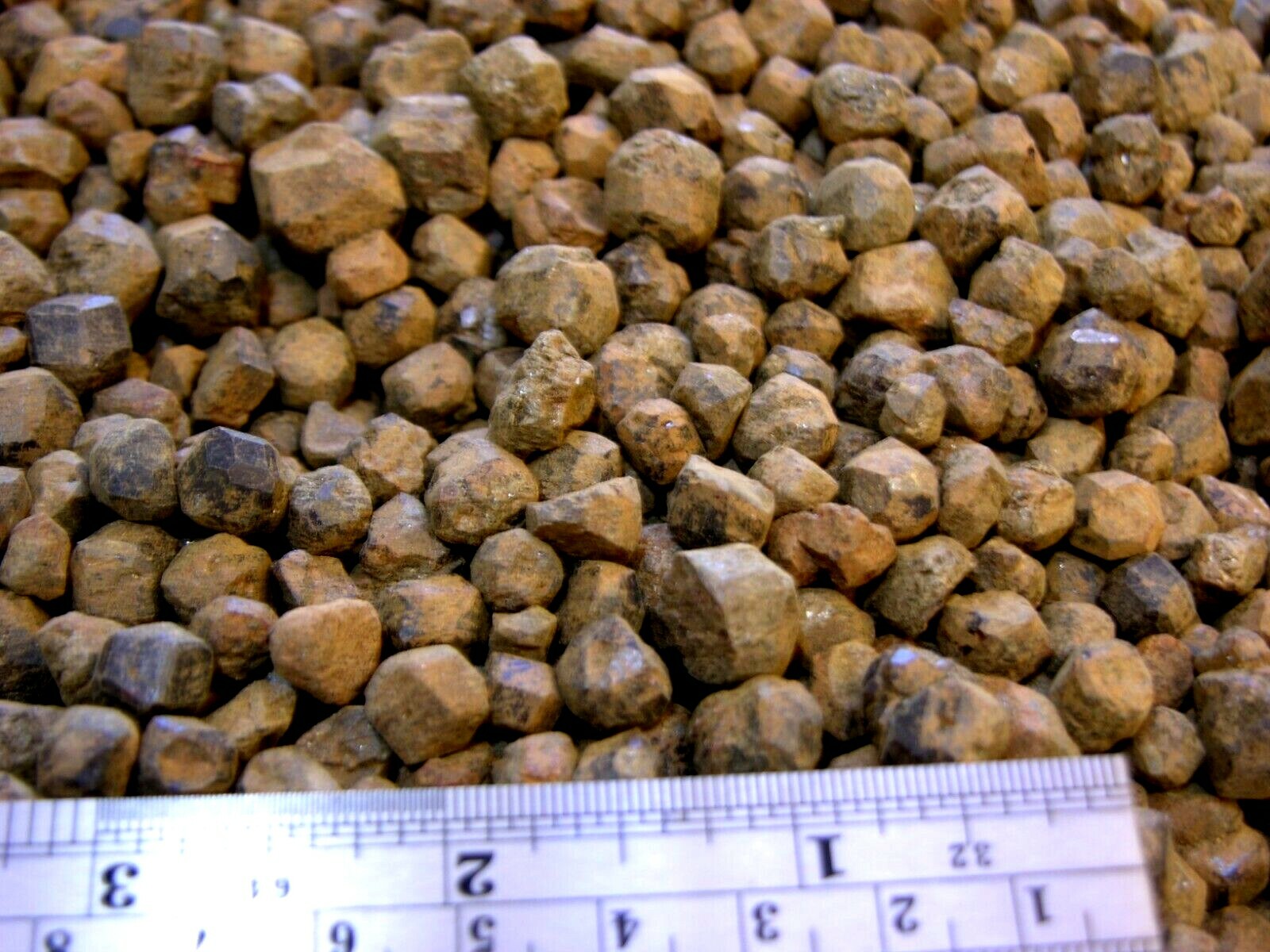 Garnet crystals pyrope natural mine rough 1/4-1/2 inch 1/2 pound lot Baja,Mexico