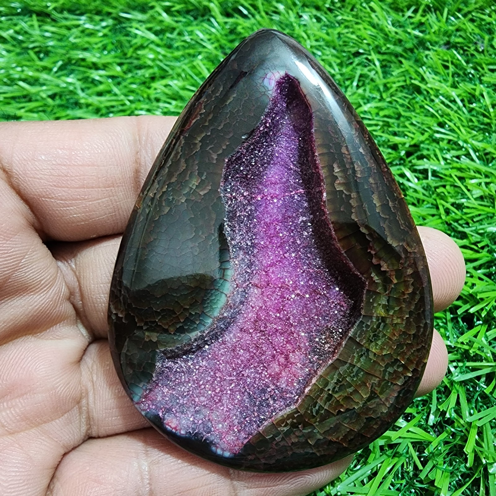 100% Natural Yummy Window Druzy Agate Pear Shape 197 Carat Gemstone For Jewelry