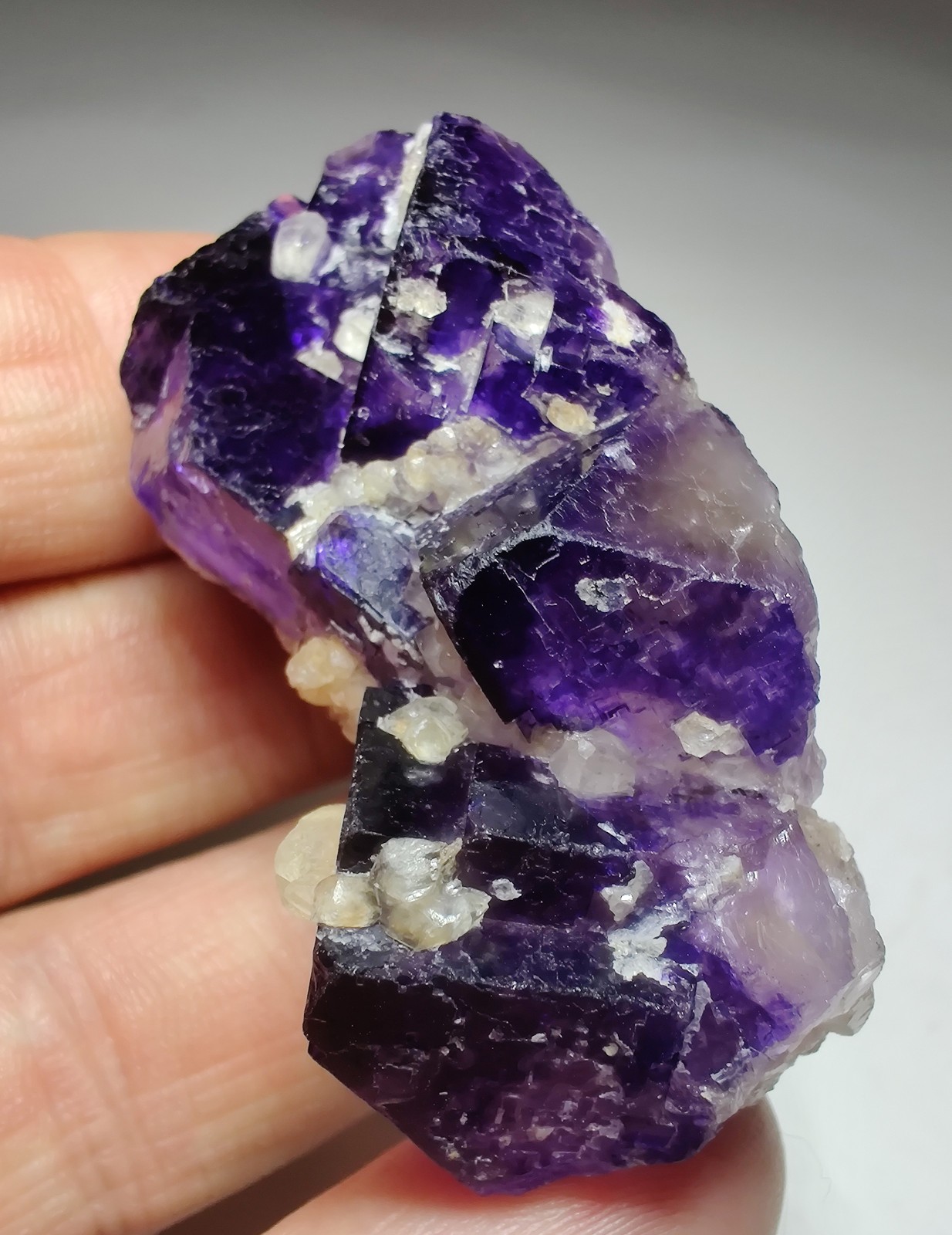 Fluorite crystals with Calcite, fluorescent. Muzquiz, Mexico. 76 grams.