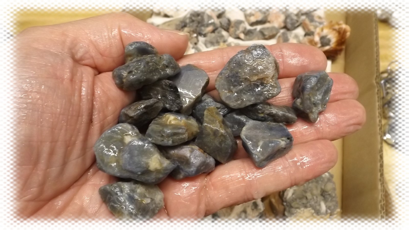 2 lbs : Authentic Blue Sapphire Corundum Natural Rough Gemstone Crystal Pieces